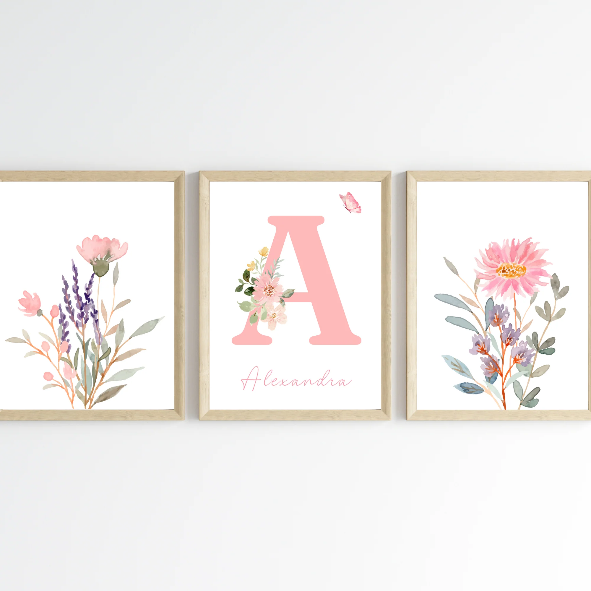 Set de 3 affiches fleurs chambre d'enfant - Décoration fille avec prénom - Initiale et bouquet de fleurs par Le Temps des Paillettes