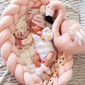 Réducteur De Lit Bébé Tressé Rose